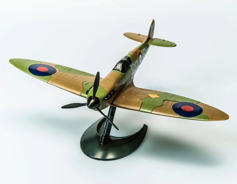Airfix Quick Build Spitfire Construction Model Set - Image 3